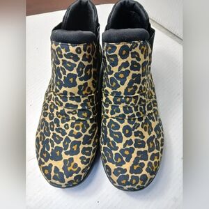 ****Ryka Black Leopard Print Bootie Shoes Size 10W